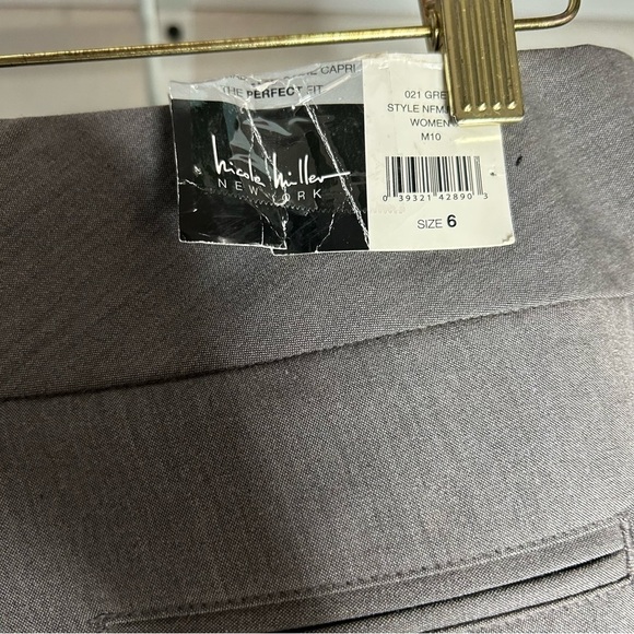 NWT Nicole Miller Gray Capris Sz 6 - Picture 6 of 9